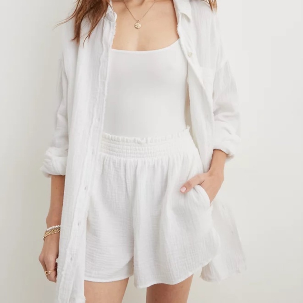 Aerie Guazy High Waisted Shorts White Large